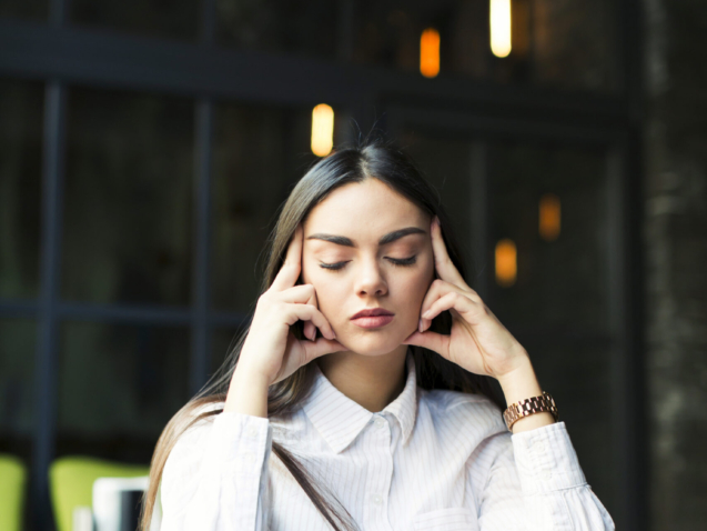 tired-businesswoman-cafe